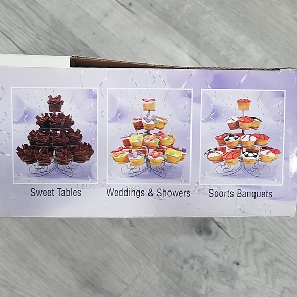 Wilton Cupcake or Dessert Stand - Picture 5 of 7